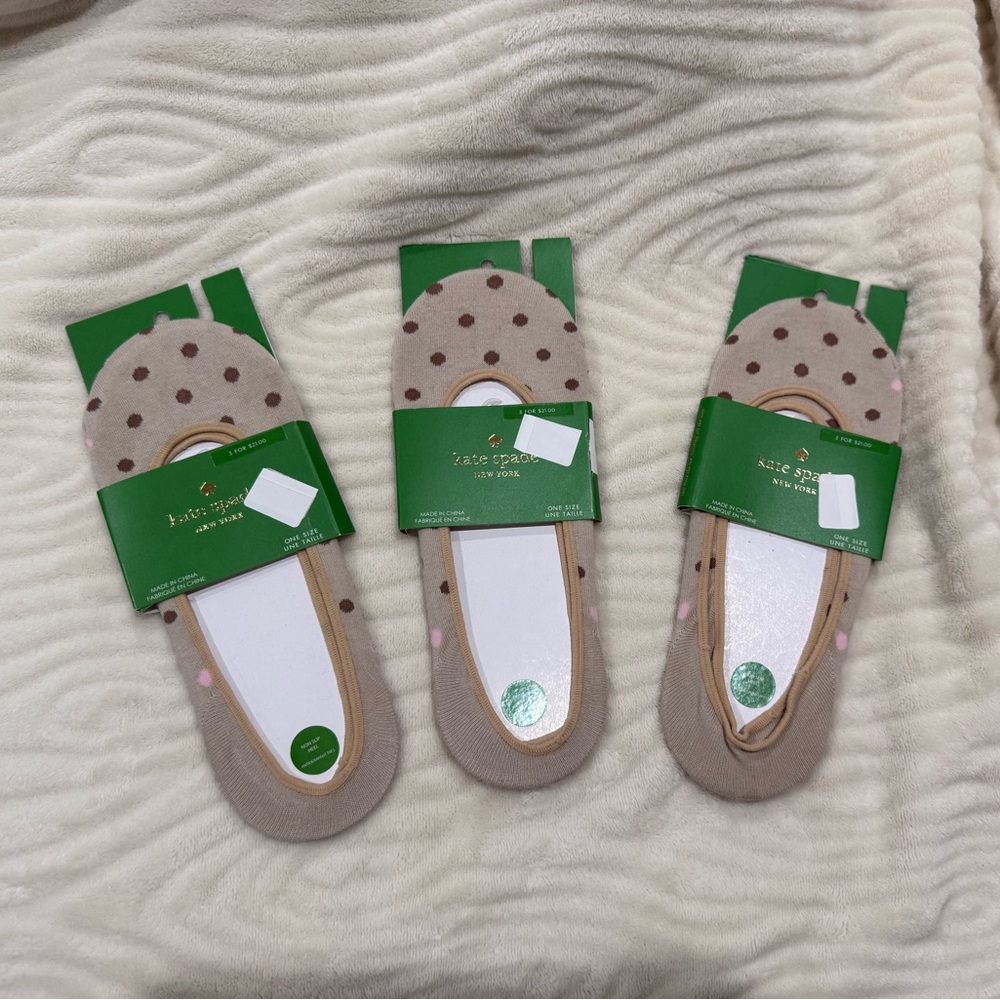 NWT kate spade Beige (Pumice) No-Show Sock Liners with Brown and Pink Polka Dots